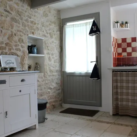 Maison De Village Charismatique à Saint-georges-d'oléron, 4 Couchages, Wifi Gratuit - Fr-1-246a-85