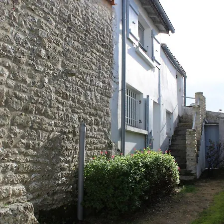 Hébergement de vacances Maison De Village Charismatique à Saint-georges-d'oléron, 4 Couchages, Wifi Gratuit - Fr-1-246a-85 Saint-Georges-d'Oleron